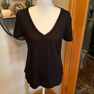 NEW Forever 21 Black TShirt